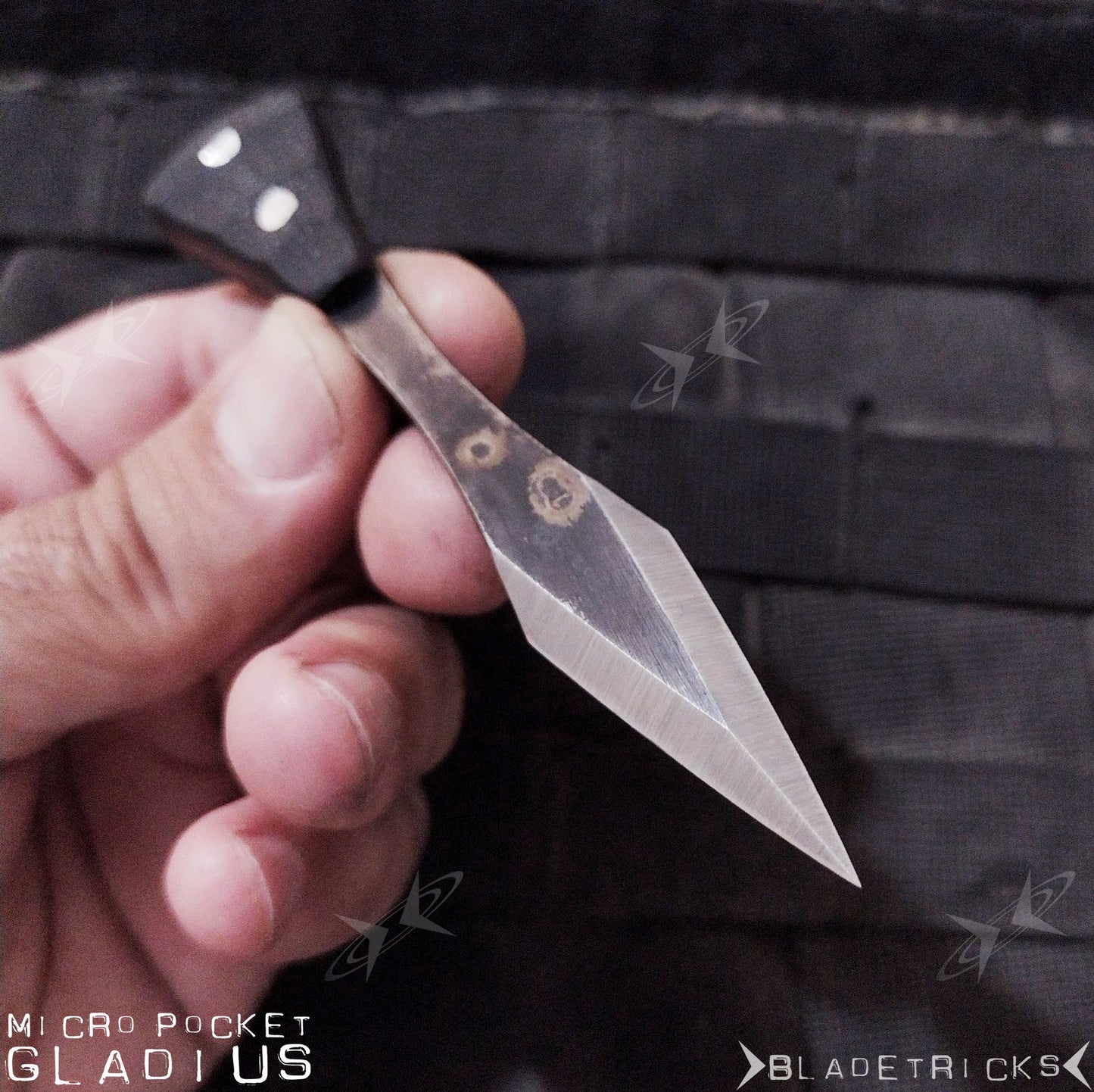 BLADETRICKS CUSTOM MICRO POCKET GLADIUS, BLACK G10