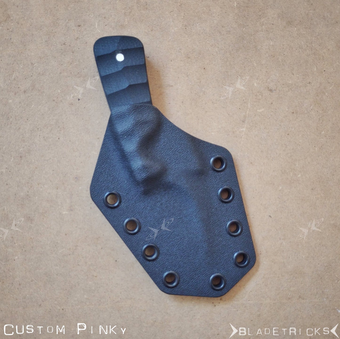 BLADETRICKS CUSTOM THREE FINGER PINKY, BLACK G10