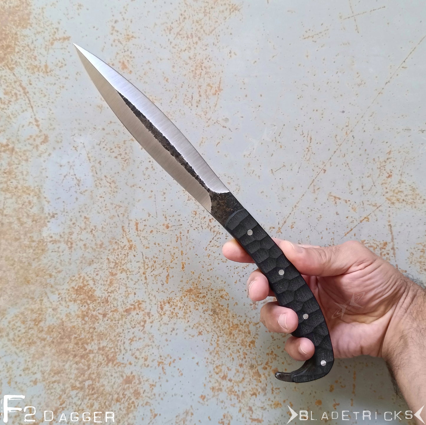 BLADETRICKS CUSTOM F2 DAGGER, BLACK G10
