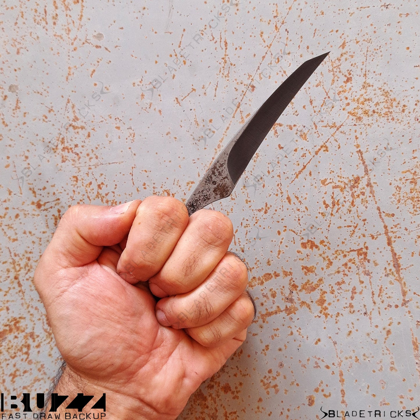 push dagger knife maker