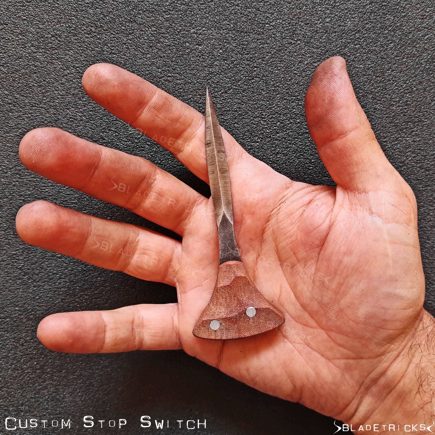 Push dagger