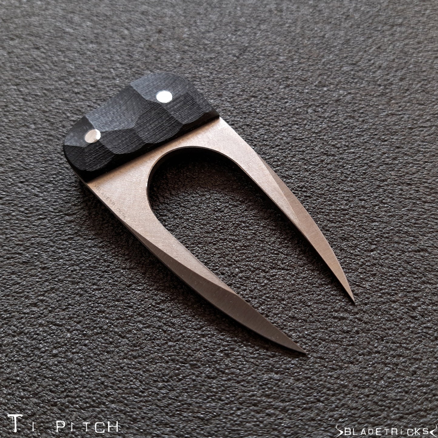 BLADETRICKS CUSTOM TITANIUM PITCH FORK, BLACK G10
