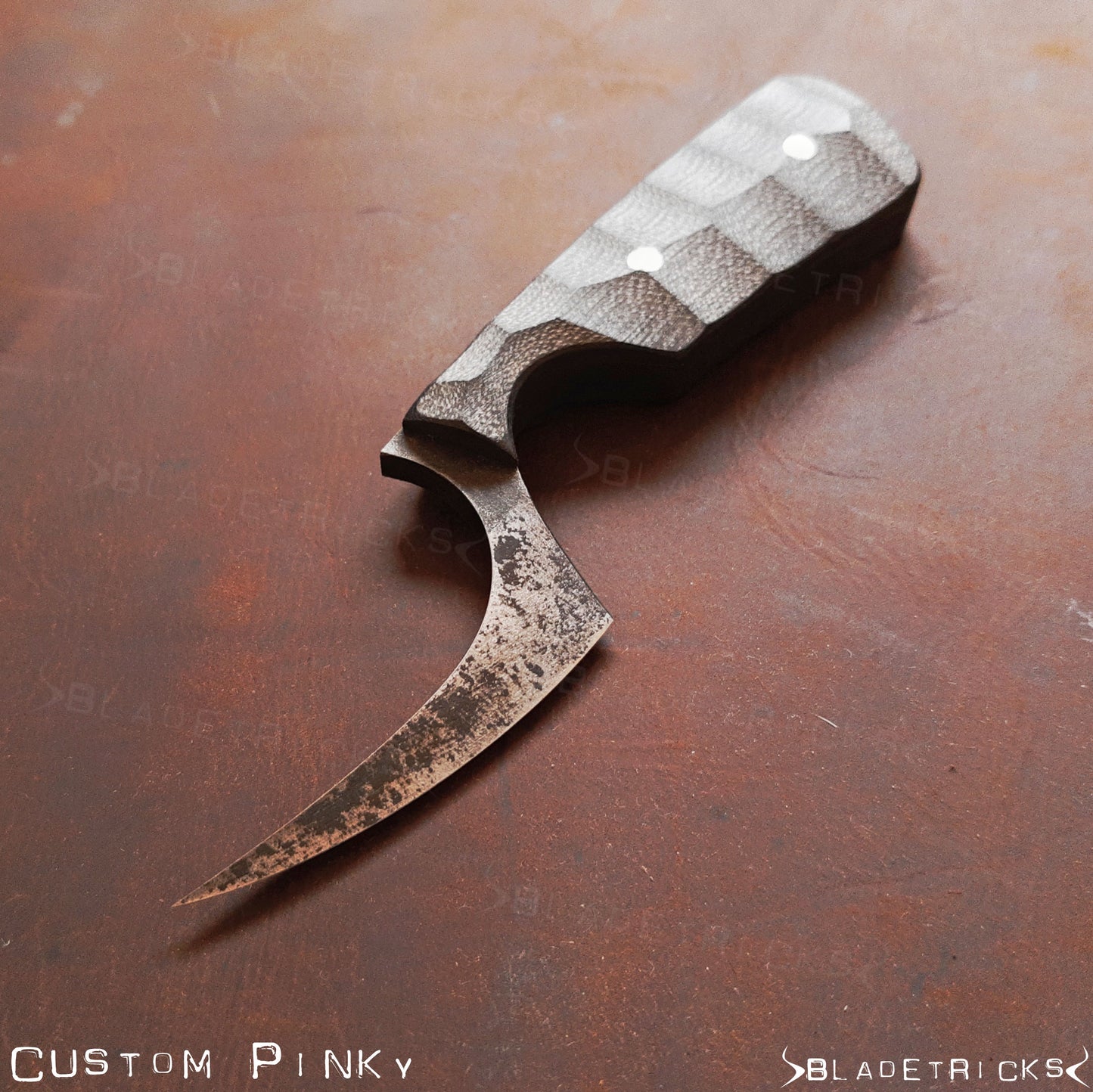 three finger custom knife