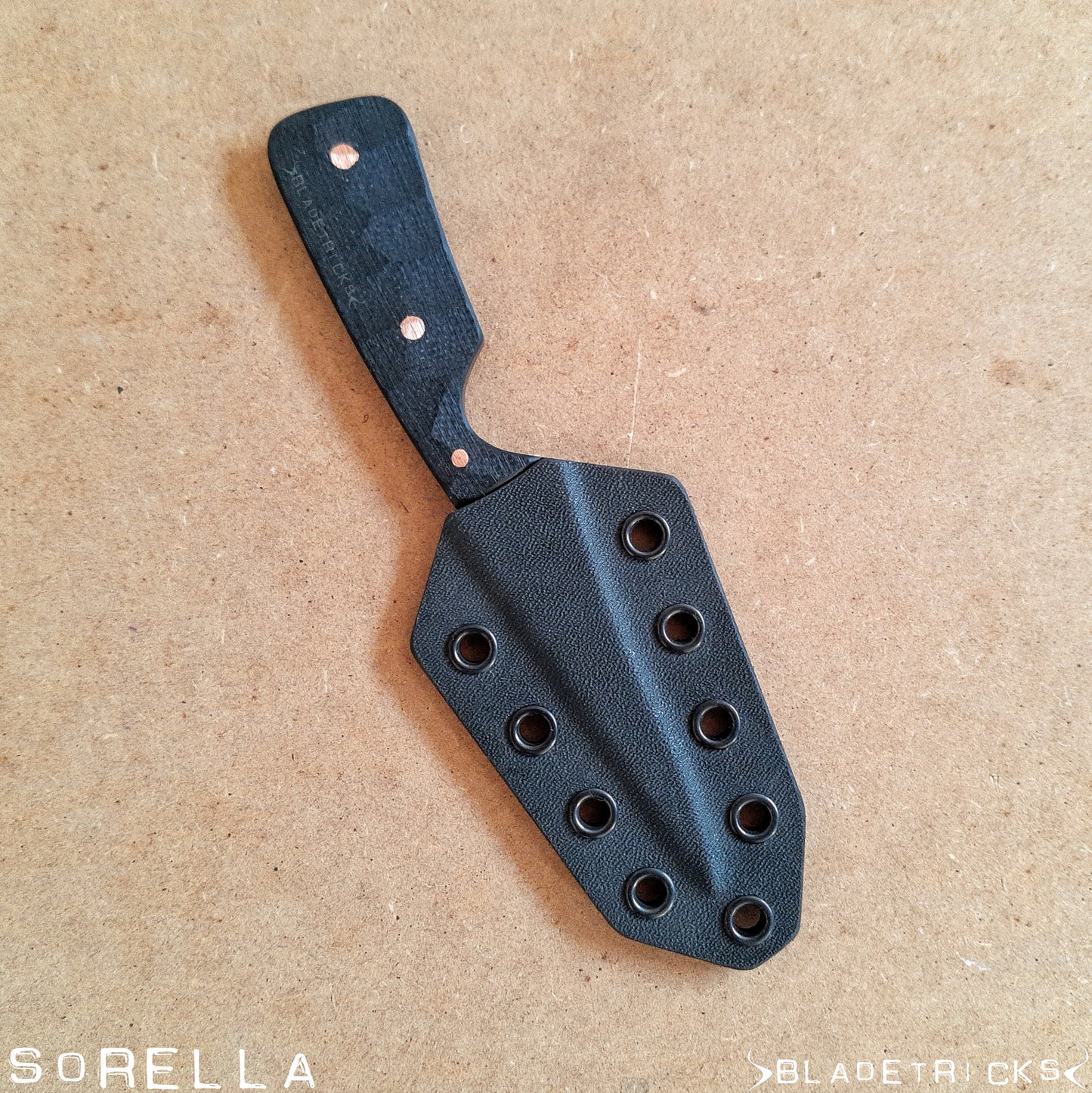 Three finger handle pikal knife