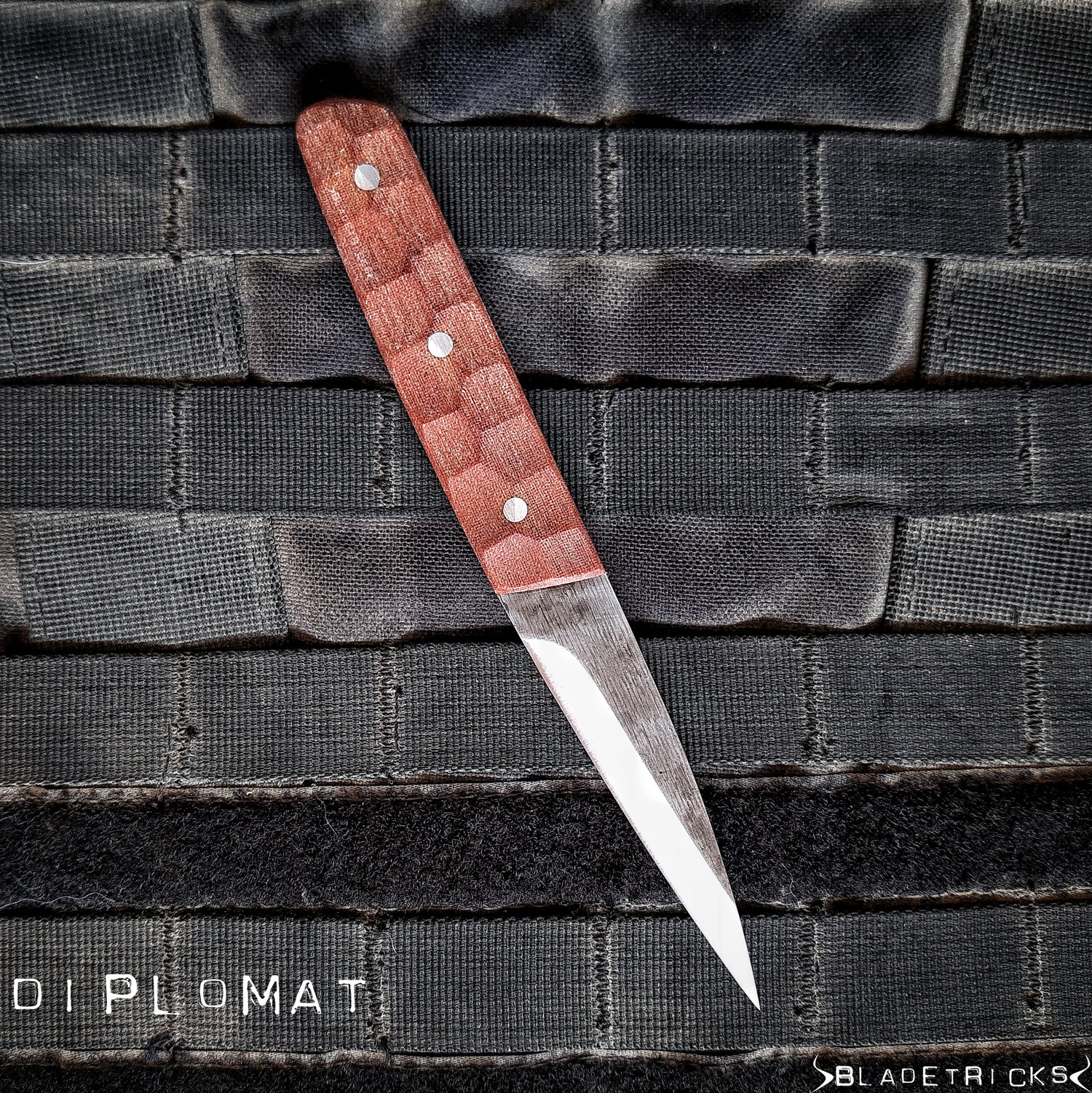 low profile tactical knife pikal style