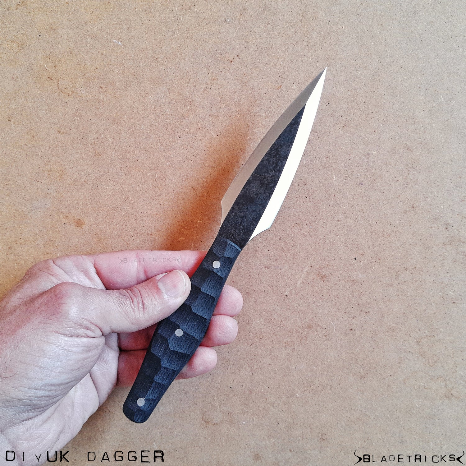 Custom fighting tactical dagger