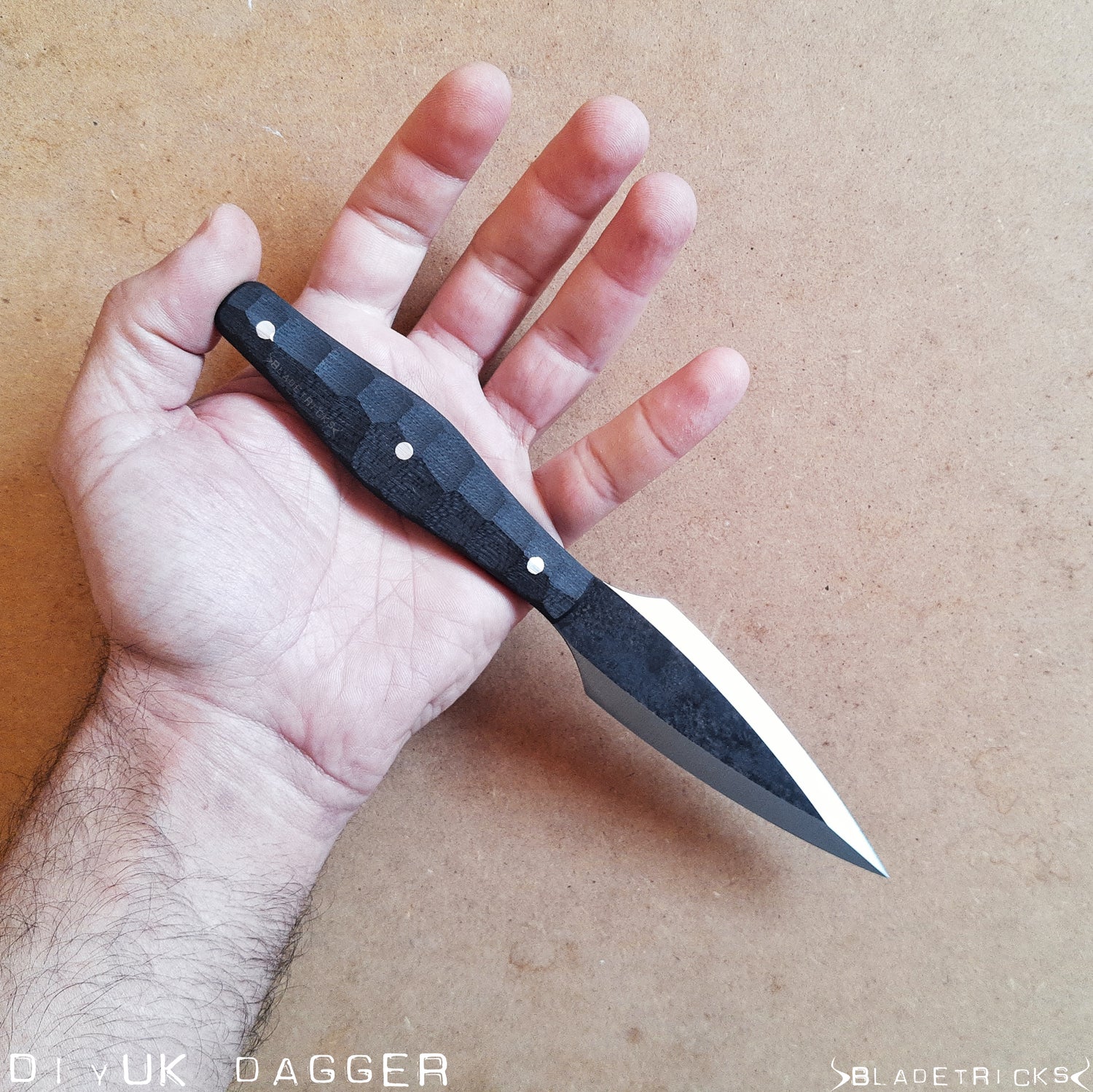 Custom fighting tactical dagger