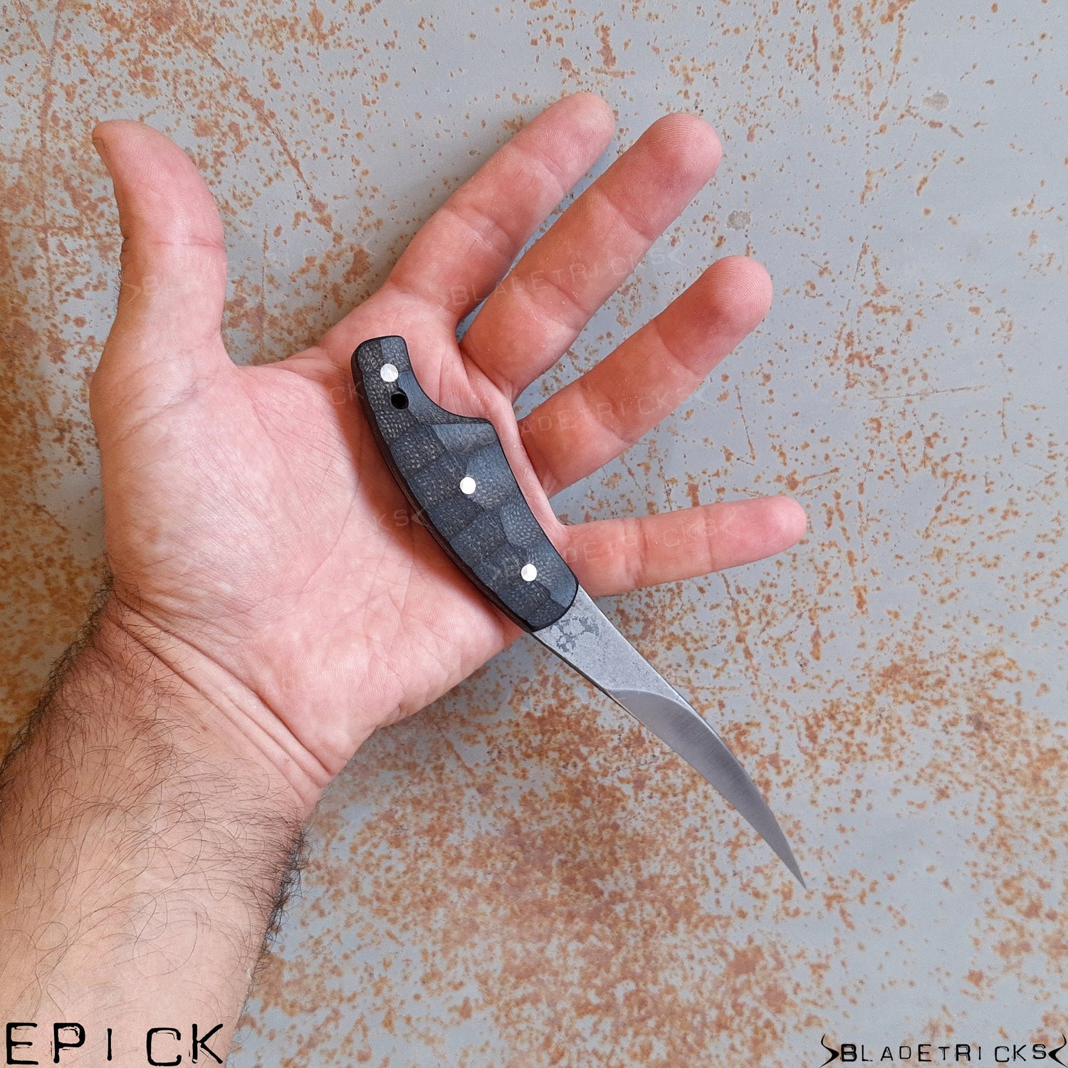 custom pikal knife